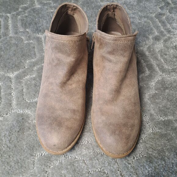 FERGIE BIANCA BOOTIE ANKLE BOOTS WOMENS SIZE 7M DISTRESSED LOW HEEL SIDE ZIP - Picture 5 of 10